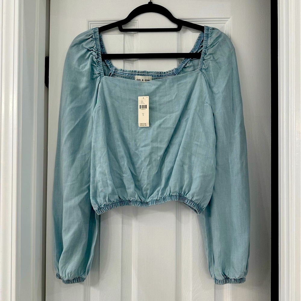 NWT Cloth & Stone Blue Chambray Top